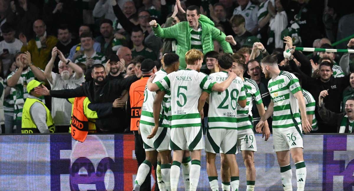 Los jugadores del Celtic celebran uno de los cinco goles ante el Slovan.