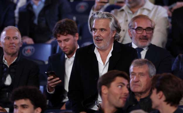 Vincent Labrune, en el palco del PSG-Girona.  AFP