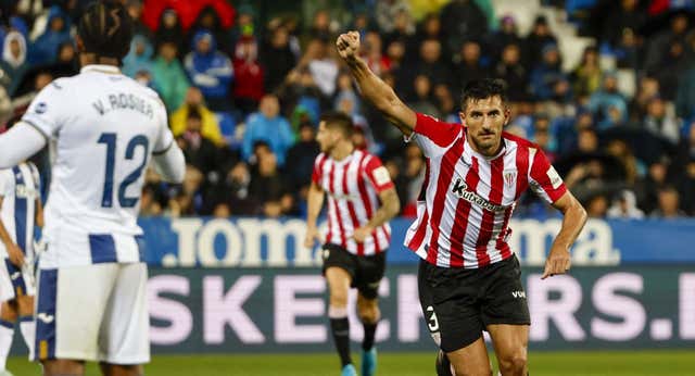 Vivian se disfraza de delantero y dispara al Athletic rumbo a Europa