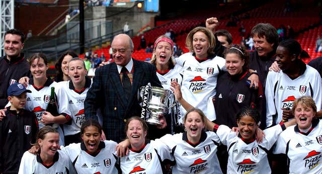 Las acusaciones a Al Fayed por abuso sexual alertan al Fulham femenino: «Sabíamos que le gustaban las chicas jóvenes y rubias y las protegimos»