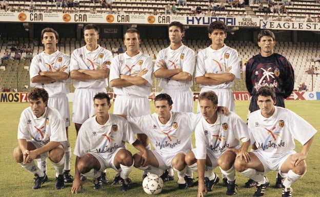Pepe Gálvez, junto a Mijatovic, a su llegada al Valencia. VCF