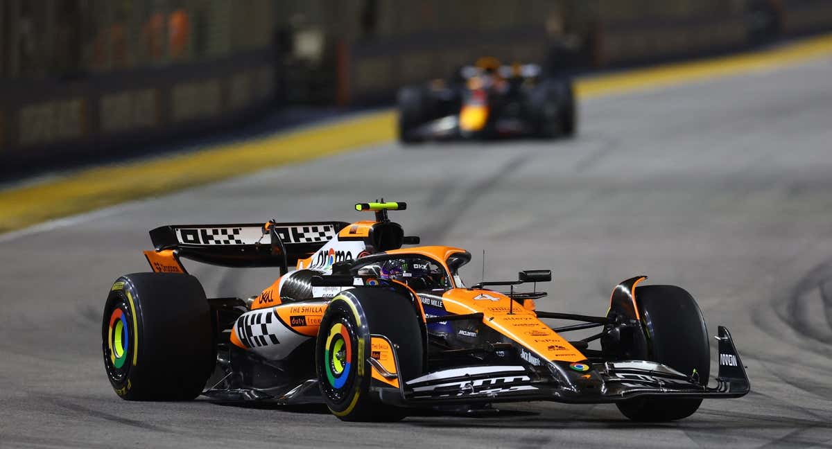 Lando Norris, liderando el Gran Premio de Singapur./REUTERS