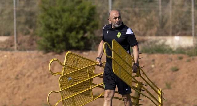 A mí me entrenó Abelardo: «Me llama mucho la atención, ahí da otra imagen más cortante, pero no es así»