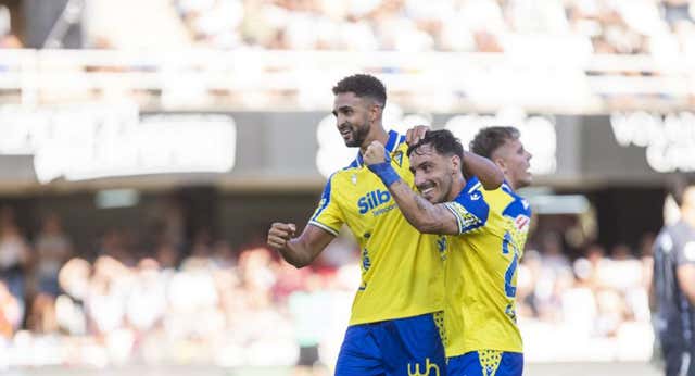 Chris Ramos da vida al Cádiz y Cartagonova ya pide la cabeza de Abelardo