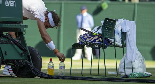 La cara ‘B’ de las manías que elevaron a Nadal y le hicieron chocar con Djokovic: «Pagaría mucho dinero por saberlo»