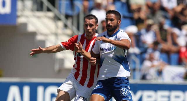 El Sporting no despega y el Tenerife se ancla al puesto de colista