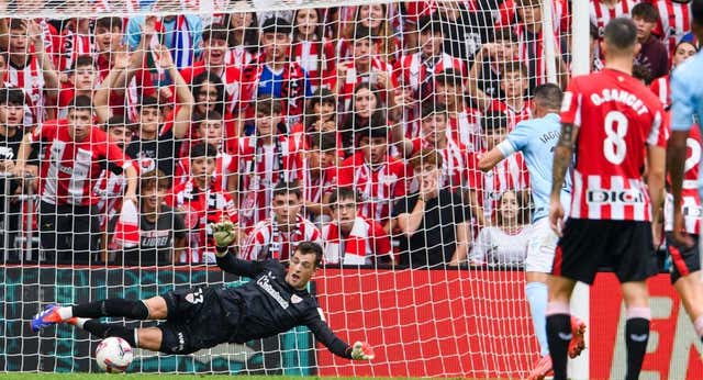 El Athletic respira con Agirrezabala y sonríe con la pólvora recuperada