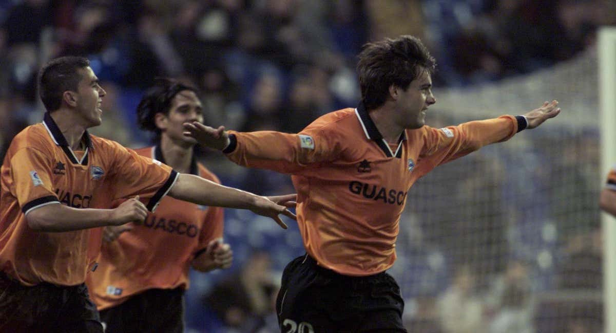 Jorge Azkoitia celebra el gol de la victoria en el Santiago Bernabéu.