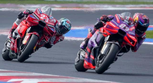 La última peineta de Jorge Martín esconde un cambio generacional en MotoGP: «Antes había un odio deportivo entre los más fuertes»