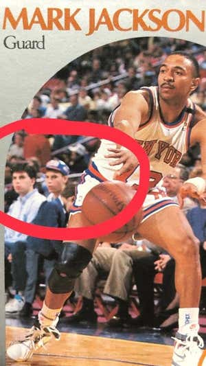 Detalle del cromode la NBA en el que aparecen los hermanos Menéndez.