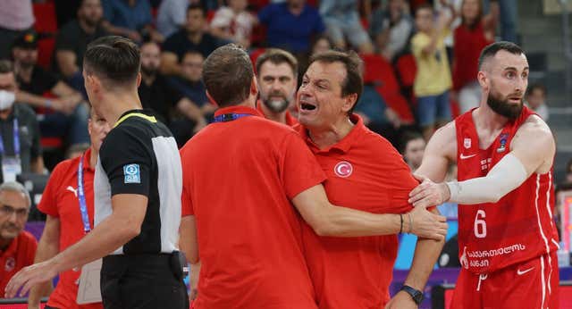 Guerra abierta en la selección de Turquía: el Fenerbahçe no cederá a sus jugadores si Ergin Ataman sigue de seleccionador
