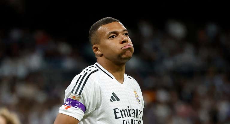 Kylian Mbappé durante un partido con el Real Madrid.