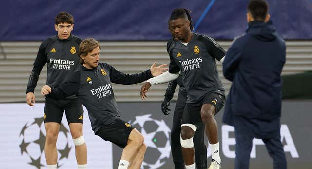 Camavinga completa parte del entrenamiento a tres días del derbi