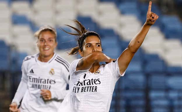 Alba Redondo celebrando su gol en el último minuto.  REUTERS