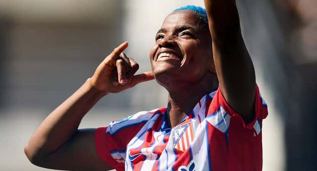 Ajibade y el Atlético bailan al son del ‘follow the leader’ en su primer derbi
