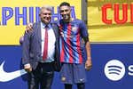 Lo que se cuece en el Barça: Raphinha tiene un contrato desfasado y el de Szczesny está parado «por problemas técnicos con LaLiga»