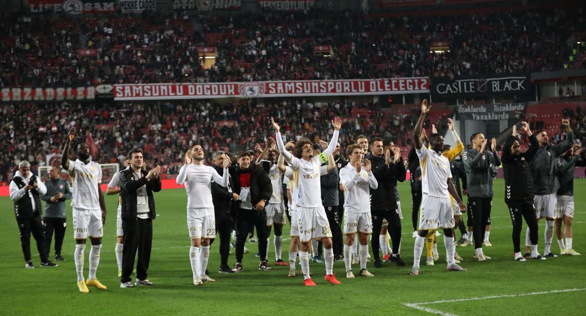 Los jugadores del Samsunspor celebran el triunfo ante el Trabzonspor. /GETTY