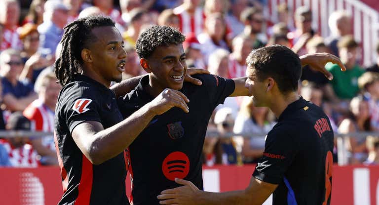 Koundé, Lamine Yamal y Pedri quieren celebrar en esta Champions 2024/25.
