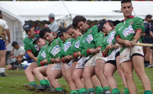 Sokatira, un deporte apenas conocido que se practica en los cinco continentes y en el que mandan los suizos y las chinas