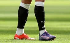 La explicación de que Trippier calzase una bota Adidas y otra Puma viene de un golpe y un contrato