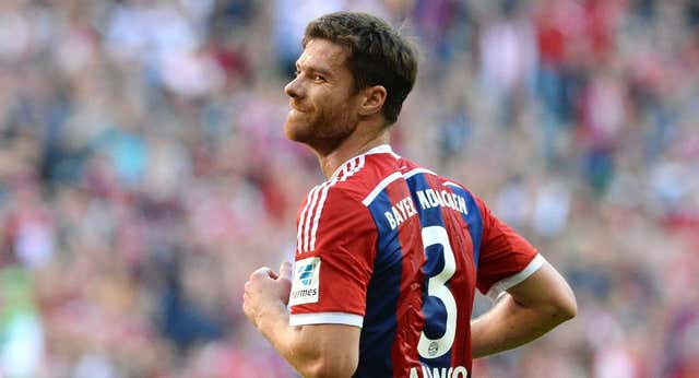 ¿Con qué camiseta debutó Xabi en el Bayern?