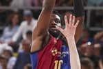 Chimezie Metu mete más presión en el pulso por ganarse un hueco en el 'overbooking' interior del Barça