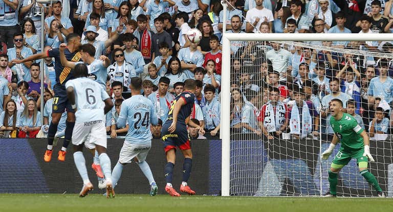 Aspas frustra el triunfo de un Girona que pagó un precio demasiado alto: las lesiones de Romeu y Blind