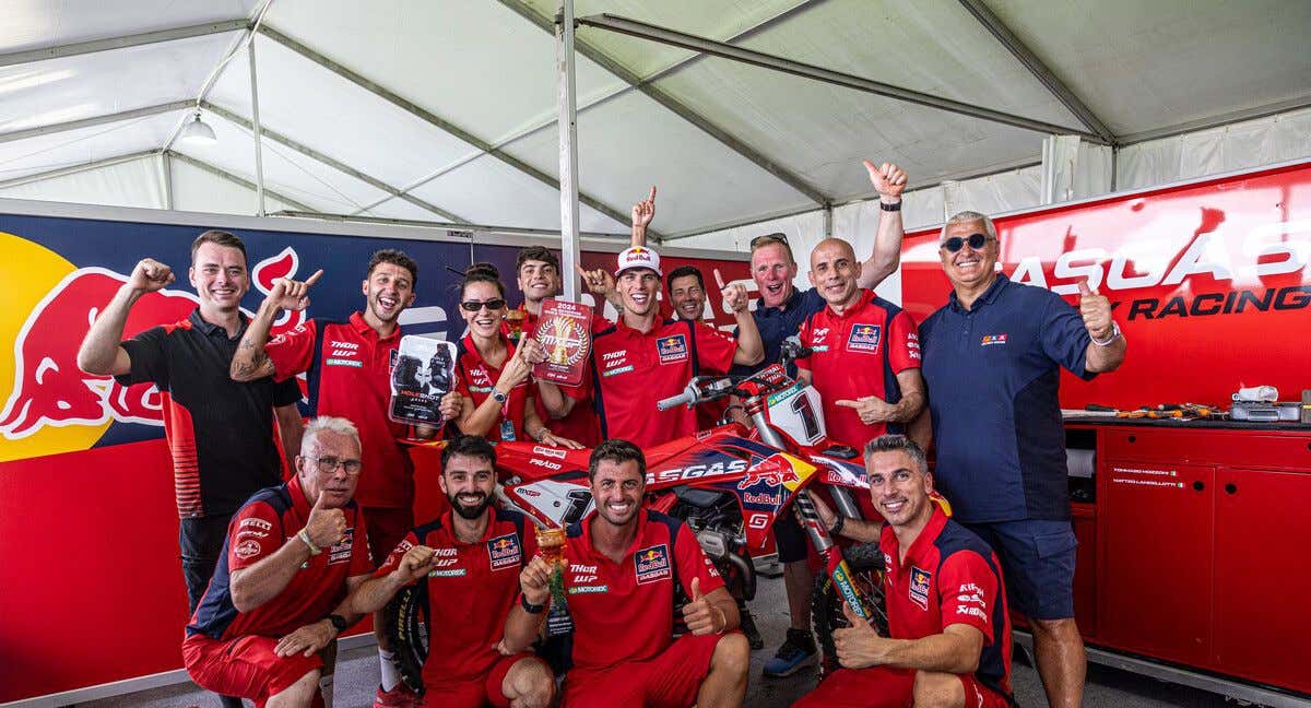 Jorge Prado, tras conseguir de nuevo la placa roja.