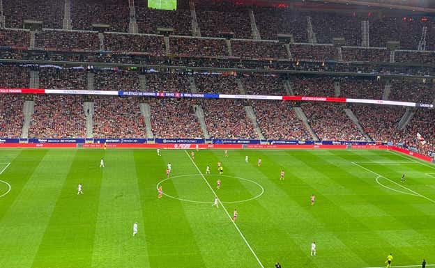 Llorente vuelve a los orígenes y los jugadores le marcan el paso a Simeone