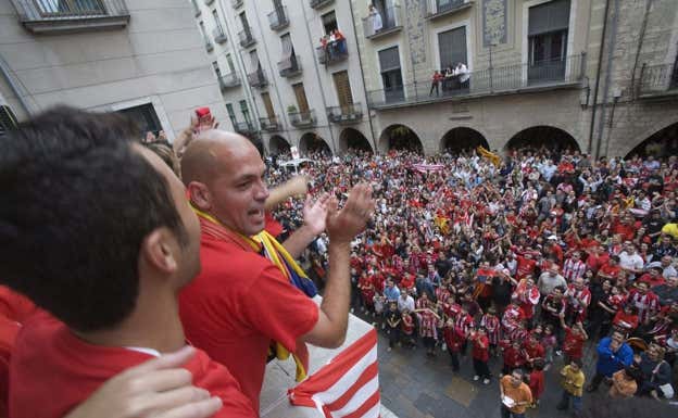 Celebración del Girona por su ascenso a Segunda en 2008.  CRDI
