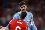 El bochorno del derbi empezó con un «¡Courtois, muérete!»