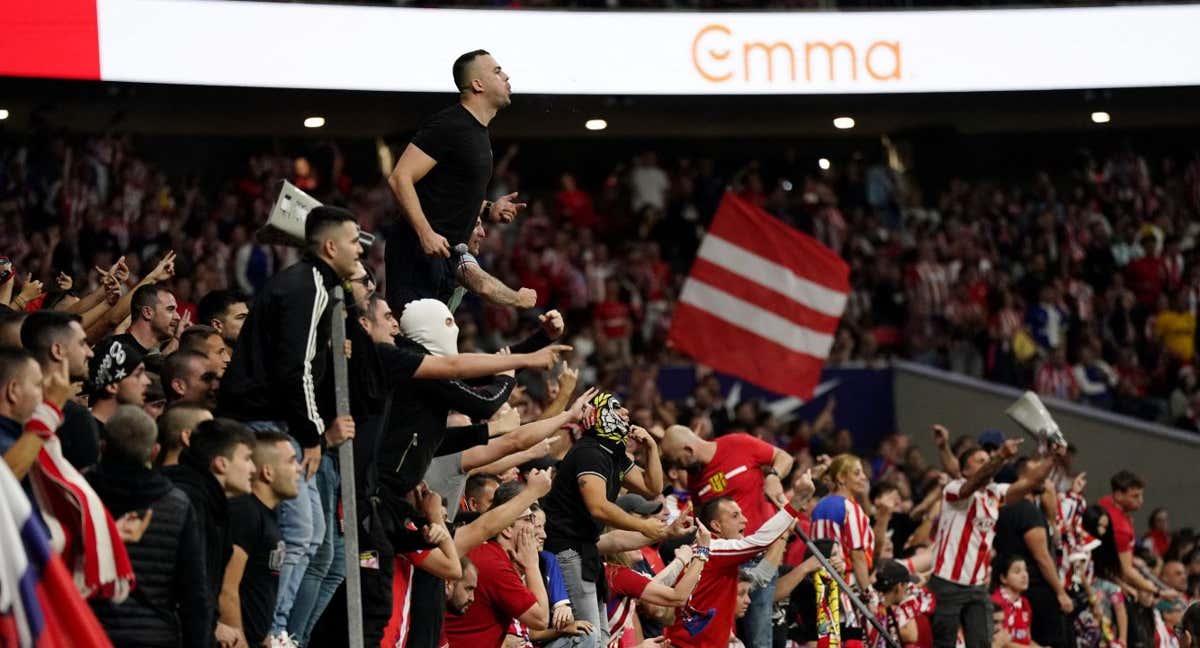 Miembros del Frente Atlético, durante el pasado derbi.