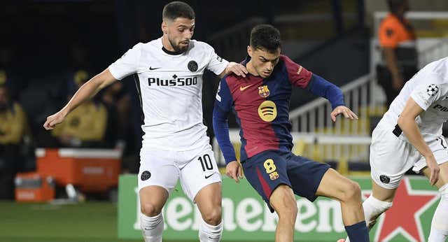 Pedri homenajea a Iniesta y ya reparte hasta los MVP