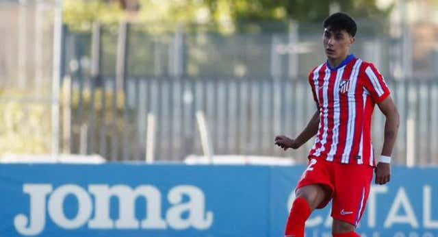 Quién es Gerónimo Spina, el argentino del Atlético B que convocó Simeone por Le Normand