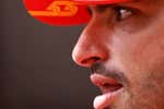 A Carlos Sainz le ha costado cuatro años 'claudicar' ante Charles Leclerc en Ferrari