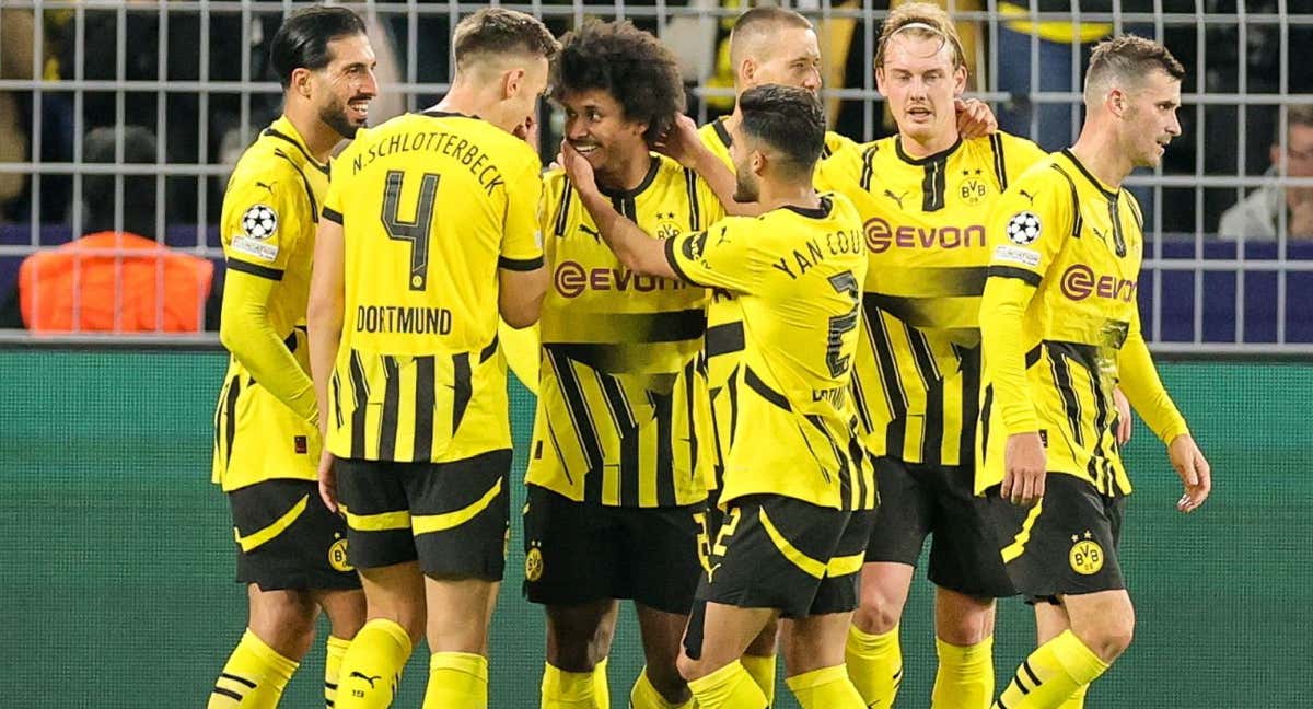 Los jugadores del Borussia Dortmund celebran uno de los siete goles que le hicieron al Celtic de Glasglow.