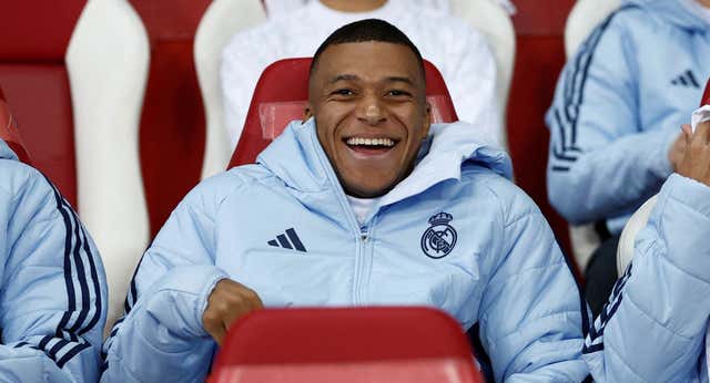 Deschamps le hace un favor al Real Madrid y no se lleva a Mbappé