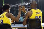La pretemporada de la NBA arranca con el «tienes prohibido llamarme papá» y el duelo entre campeones en Abu Dabi