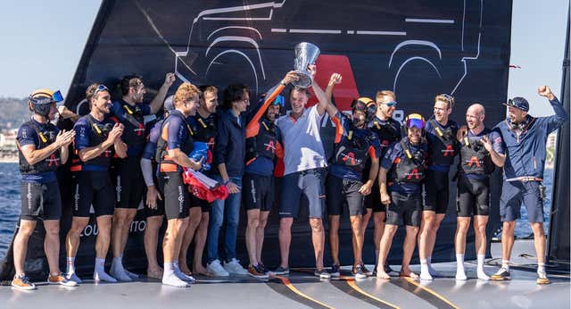 El Ineos luchará por la Copa América 60 años después