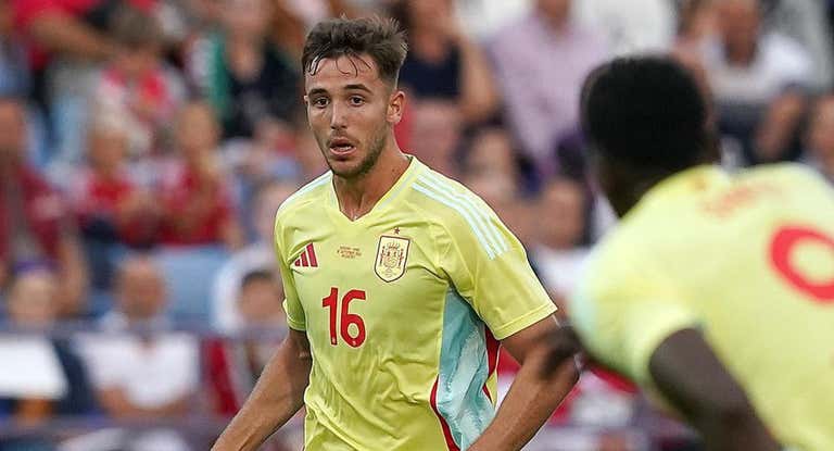 Nico González, del Oporto, se ha quedado fuera de la convocatoria de la Sub-21 en este parón. Su club participará en el nuevo Mundial.