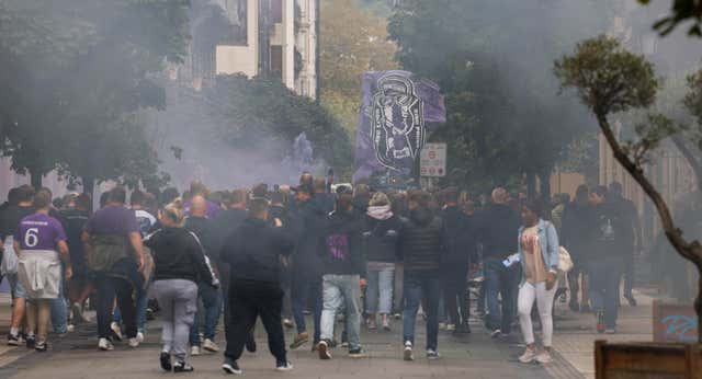 El estremecedor relato de la afición de la Real Sociedad tras lo sucedido con los ultras belgas: «He visto a padres subir con sus hijos llorando y temblando de miedo»