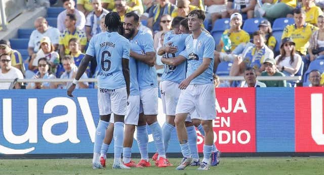 Las Palmas alarga su crisis y no puede ni contra un Celta con dos expulsados