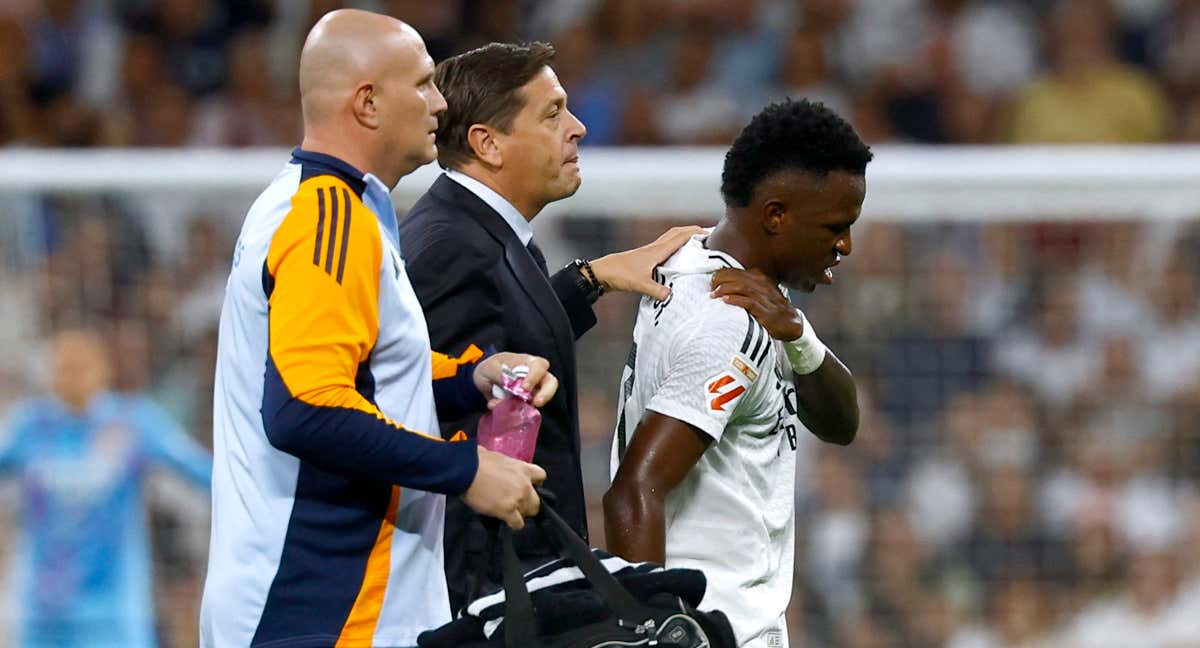 Vinicius JR se retira lesionado.
