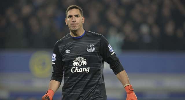 Joel Robles y la brecha entre los árbitros de LaLiga y la Premier: “En España deben abrirse más; allí tienen una guerra psicológica con el jugador’