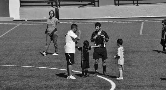 Alejandro, el niño que con cinco años detuvo la pelea entre un entrenador y un árbitro: «He tenido que volver a defender a personas con esa misma convicción»
