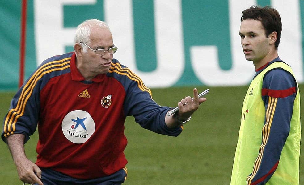Iniesta y La Roja: Luis mimaba a 'caralápida'; Del Bosque alucinaba con su 'pá, pá, pá'; el 'feeling' con Julen... y el roce con Hierro