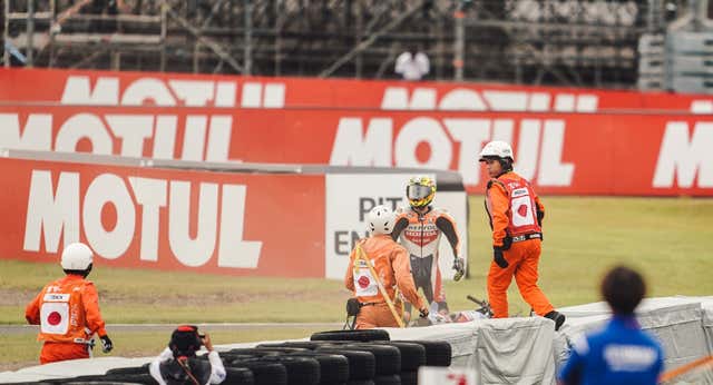 El intercambio de reproches entre Álex Márquez y Joan Mir que acabó en un incendio apagado