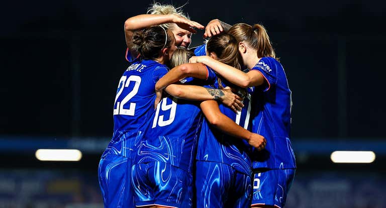 Las jugadoras del Chelsea celebrando un gol.