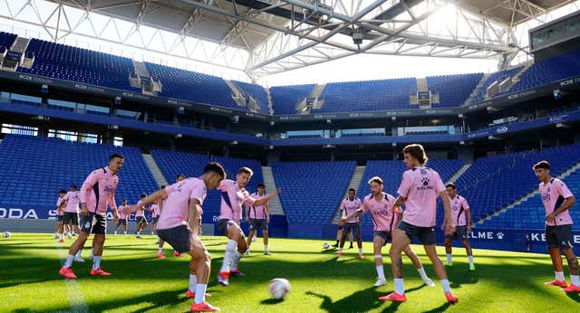 El Espanyol cierra el grifo y el vestuario se queda sin jamón, yogures de proteínas y fruta: «Hay que ahorrar en todo»