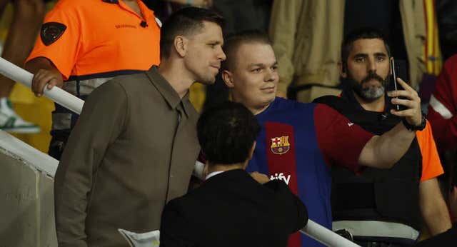 Szczesny cierra el debate sobre su afición al tabaco: «No dejaré de fumar, quiero que me juzguen como portero»